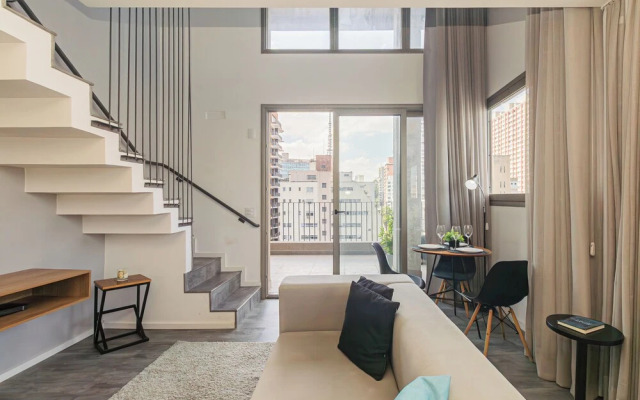 Duplex com piscina e academia