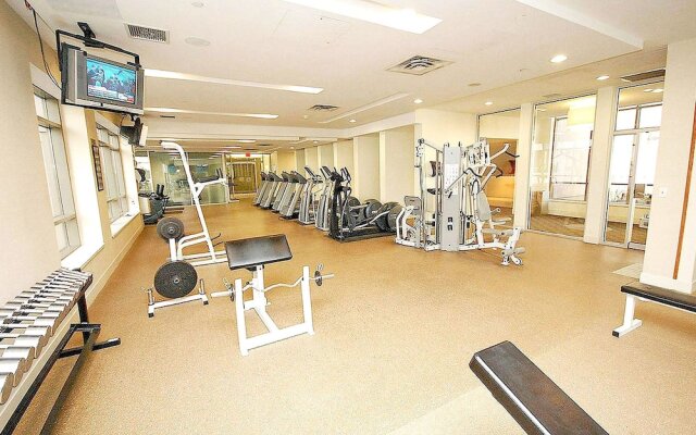 Sarkar Suites - 3888 Duke of York Blvd