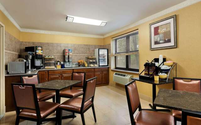 Days Inn by Wyndham Brooklyn