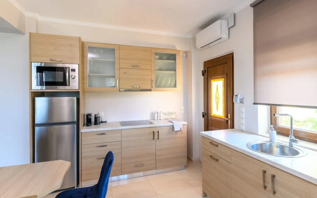 Villa Filoxenia - by the sea - up to 12 guests