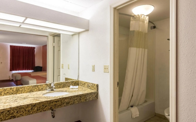 Motel 6 Pooler, GA - Savannah Airport