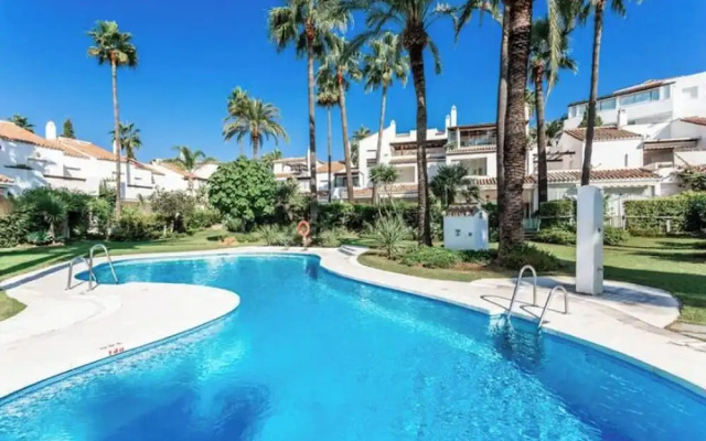 Family Beach Apartment With Pool