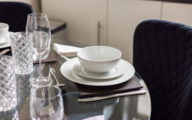 Avari Apartments - Hatton Collection
