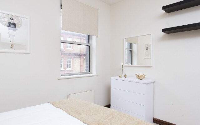 Stylish and Quirky 2BR Maisonette in Fulham