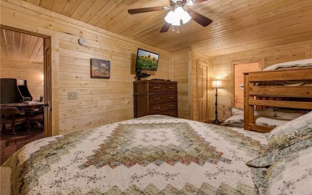 Emilys Hideaway - Four Bedroom Cabin