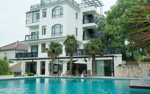 Yinye Moganshan Design Aesthetics Pool Resort Homestay