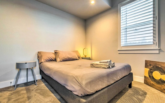 Luxe Denver Townhome: Hot Tub + City Views!