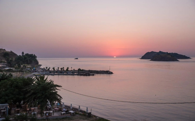 Alma Luxury Resort Hotel