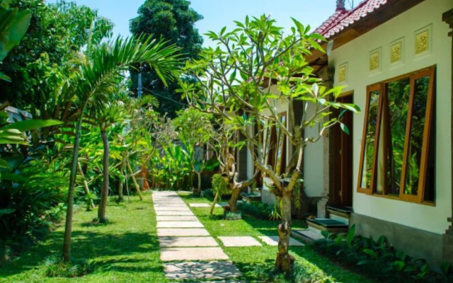 Sayan Romantis Guest House