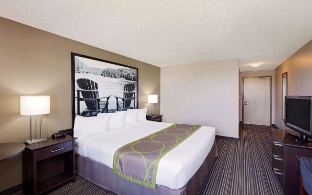 Super 8 by Wyndham Kapuskasing