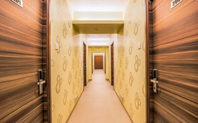 Fabhotel Landmark Residency