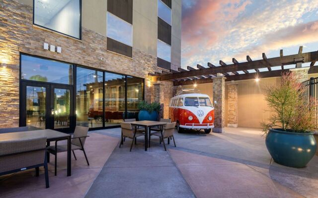 SunCoast Park Hotel Anaheim Resort, Tapestry by Hilton