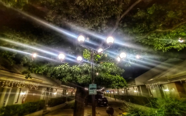 S&M Hotel