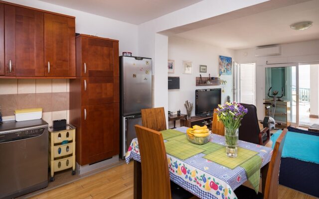 Spacious apt w Magnificent sea View & big Terrace