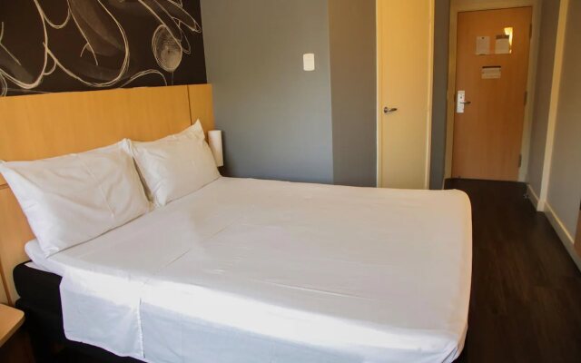 ibis Bacabal