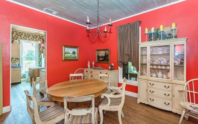 Fischer 3 Bedroom Farmhouse by RedAwning