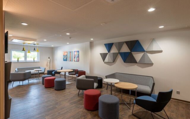 Holiday Inn Express Hamburg South A7 AS42 by IHG