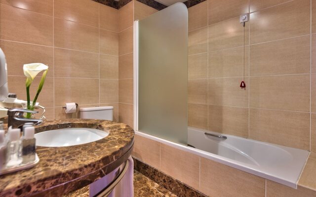 The Views Monumental