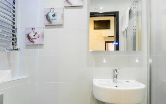 Imperial Court Suites