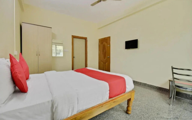 OYO 13043 Sree Sai Suites