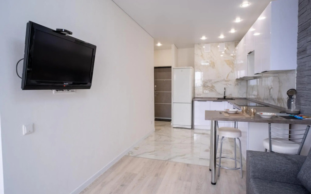 Apartments on Oboronnaya 102B street