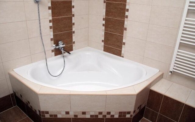 Lugas Wellness Hotel
