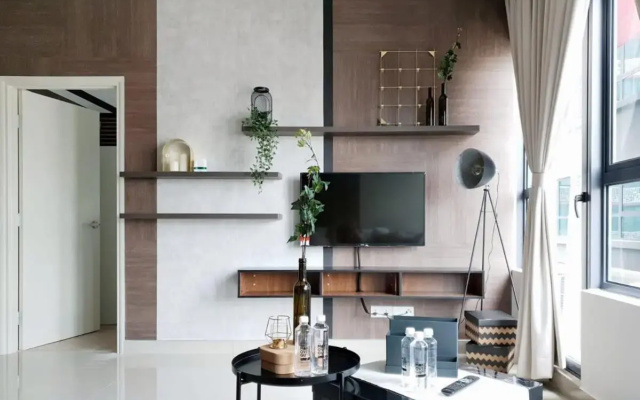 Stylish & Cozy 2BR Apt at Arte Plus, FREE Parking