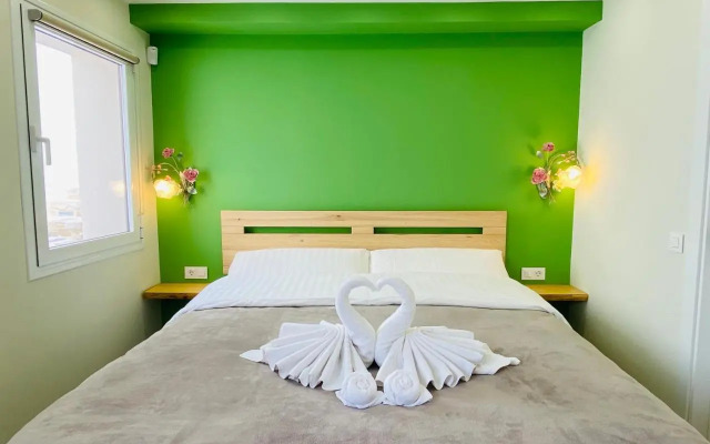 Studio-near the beach, BBQ and seawater pool