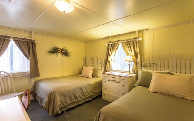 Arrowhead Pine Rose Cabins