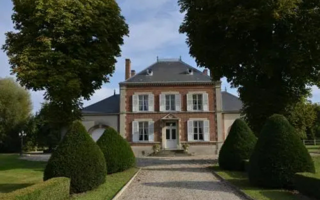 Le Petit Château de St Mard