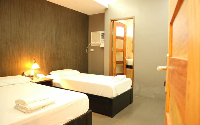 West Gate Hotel