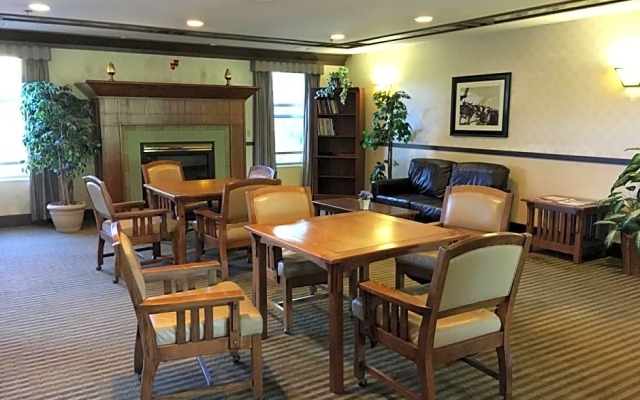 Norwood Inn & Suites