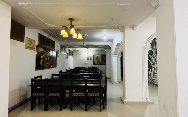OYO 17284 Hotel Vrindavan Palace