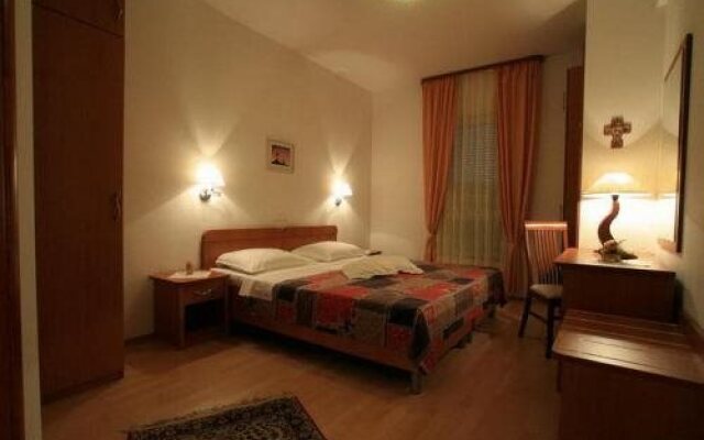 Hotel Leonardo
