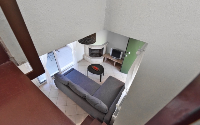Eleon Maisonettes (right) - Nea Moudania Halki...