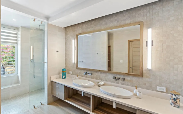 Luxury Villa Hot Tub Ocean Views Fully Staffed