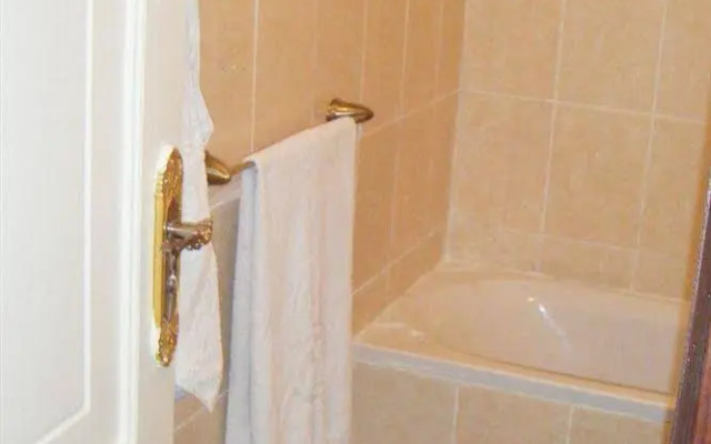 Carlton Resort Apartments