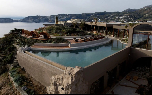 Acro Wellness Suites - Adults Only