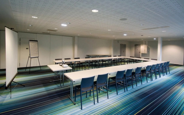 Отель Lodge In Paris 13 