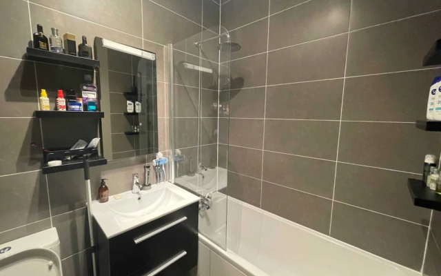 Stylish and Spacious 1 Bedroom Flat