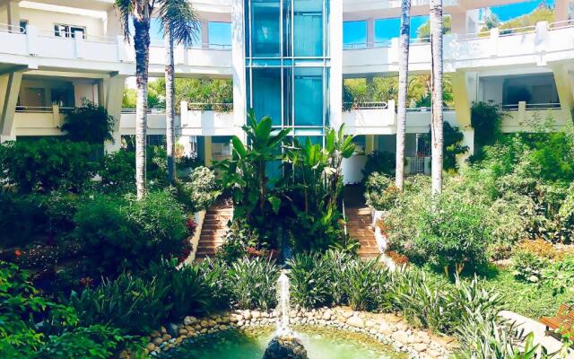 Parque Miraflores Nr. 218. Tennis & South-west seawiew