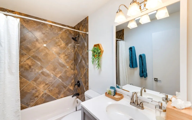 Scottsdale Townhome: Furnished Patio & Pool Access