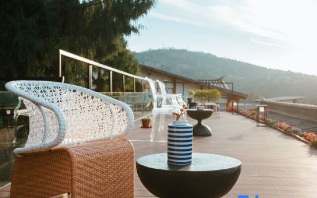 Tengchong Xitang Rehai Sulfur Hot Spring Boutique Lodge