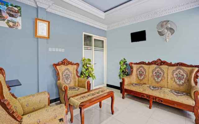 OYO 90370 Habibie Homestay Syariah