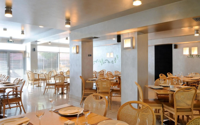 Maniatis Hotel