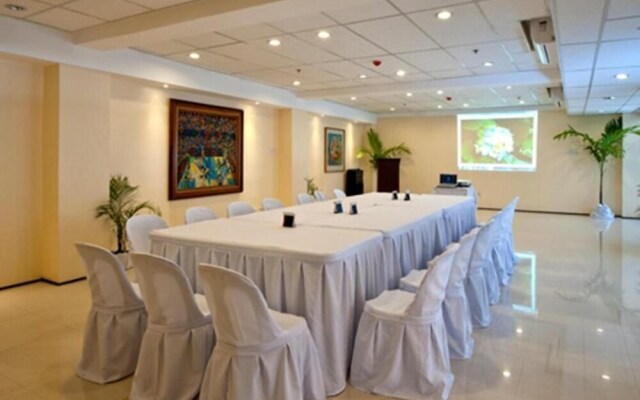 M Citi Suites