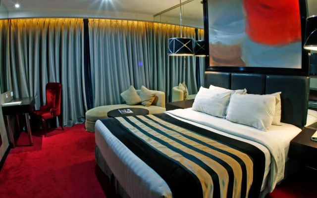 Amaroossa Cosmo Jakarta
