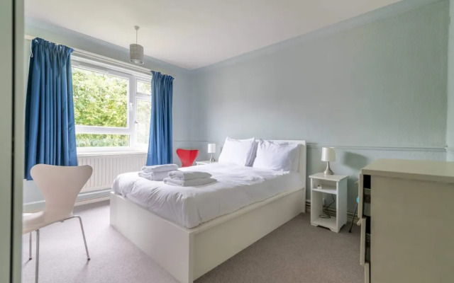 Charming One Bed Abode In East Putney
