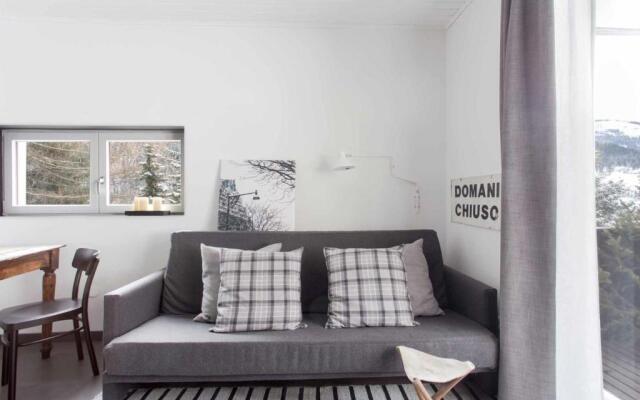 Iris Top 3 Design Apartment