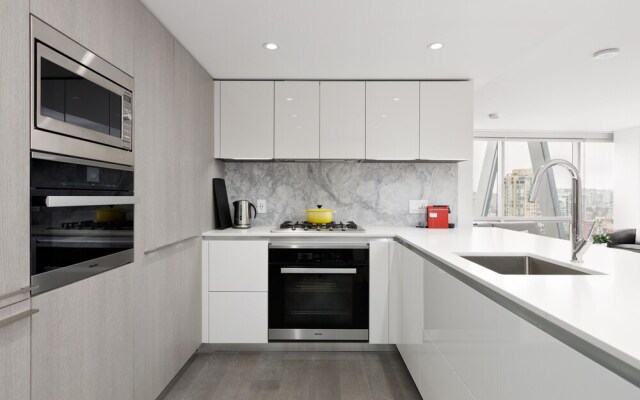 1111 Richards - 1407